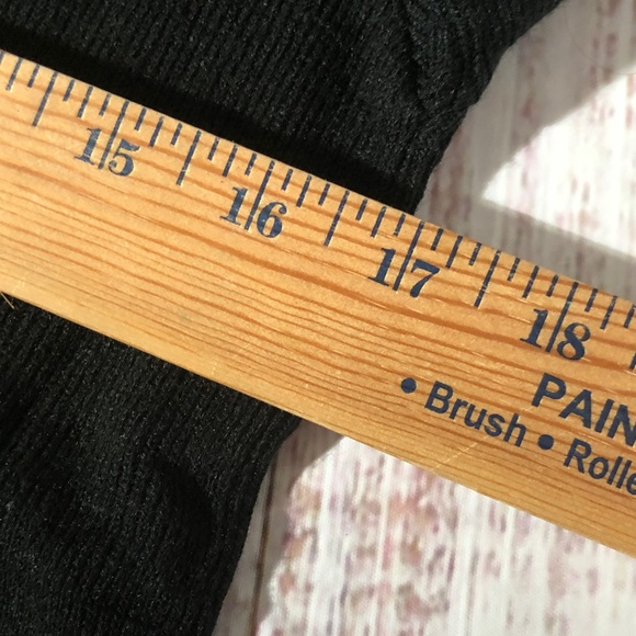 Elegant Black Turtleneck Neck Cozy Sweater size Large - Picture 7 of 9